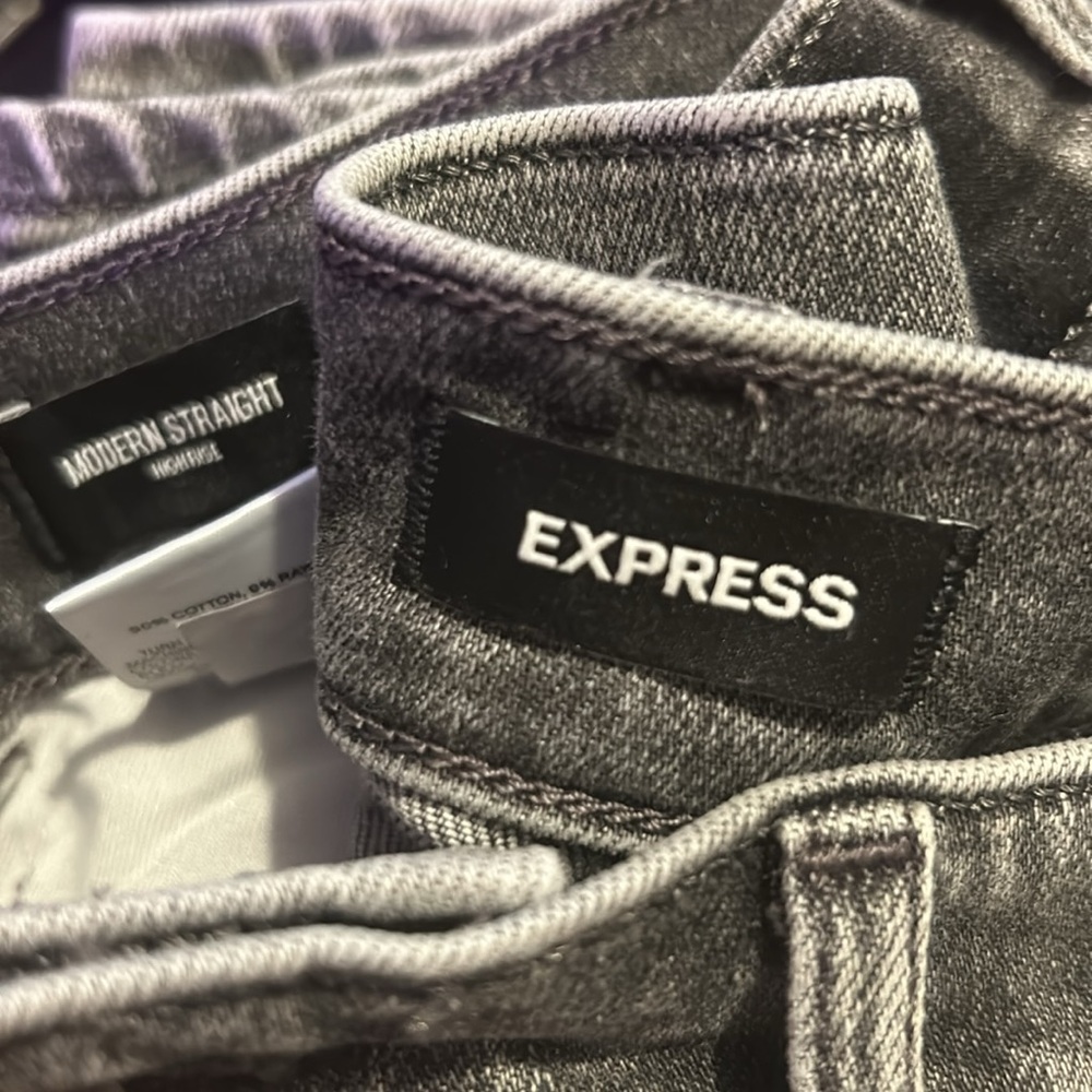 🩶 Express Embellished Mom Jeans - Picture 9 of 9